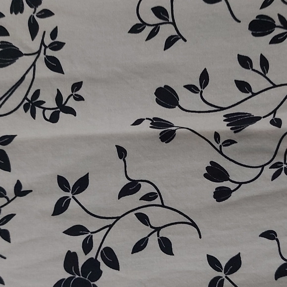 Long sleeve maxi dress,beige with black flowers - Picture 3 of 9